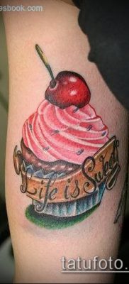 fotó egy tetoválásról PIE (Body tattoo cake) (érték) - példa rajz - 057