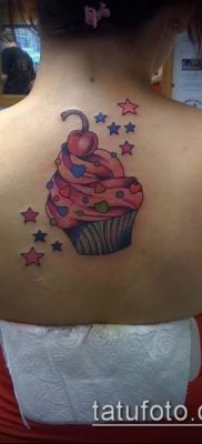fotó egy tetoválásról PIE (Body tattoo cake) (érték) - példa rajz - 053