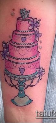 fotó egy tetoválásról PIE (Body tattoo cake) (érték) - példa rajz - 047