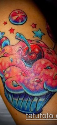 fotó egy tetoválásról PIE (Body tattoo cake) (érték) - példa rajz - 046