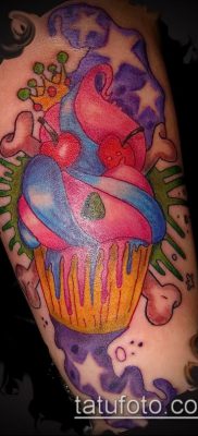 fotó egy tetoválásról PIE (Body tattoo cake) (érték) - példa rajz - 045