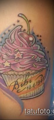 fotó egy tetoválásról PIE (Body tattoo cake) (érték) - példa rajz - 042