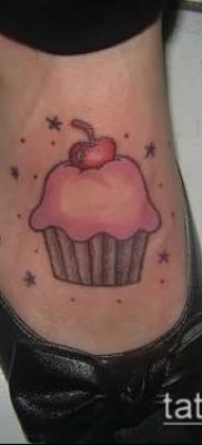 fotó egy tetoválásról PIE (Body tattoo cake) (érték) - példa rajz - 030