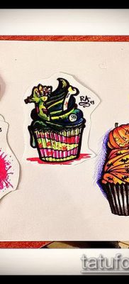 fotó egy tetoválásról PIE (Body tattoo cake) (érték) - példa rajz - 017