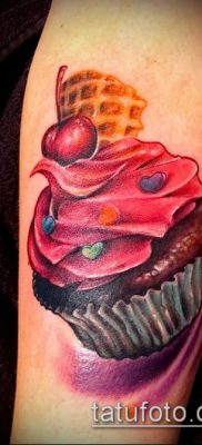 fotó egy tetoválásról PIE (Body tattoo cake) (érték) - példa rajz - 013