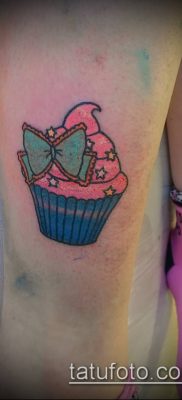 fotó egy tetoválásról PIE (Body tattoo cake) (érték) - példa rajz - 011