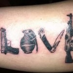 mit jelent a tetováló pisztoly