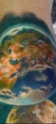 A bolygótetoválás fényképes példája a bolygótetoválás jelentését bemutató cikkhez - tatufoto.ru - 47