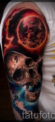 A bolygótetoválás fényképes példája a bolygótetoválás jelentését bemutató cikkhez - tatufoto.ru - 45