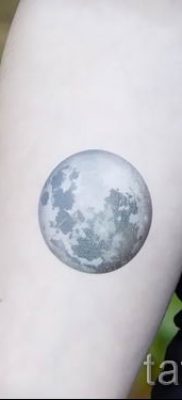 A bolygótetoválás fényképes példája a bolygótetoválás jelentését bemutató cikkhez - tatufoto.ru - 44