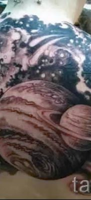 Fényképes példa a bolygótetoválásról a bolygótetoválás jelentését bemutató cikkhez - tatufoto.ru - 39