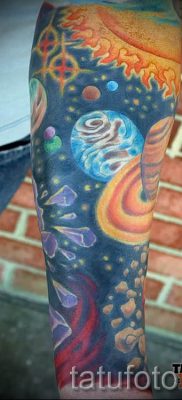 A bolygótetoválás fényképes példája a bolygótetoválás jelentését bemutató cikkhez - tatufoto.ru - 28