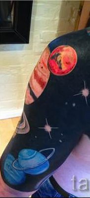 A bolygótetoválás fényképes példája a bolygótetoválás jelentését bemutató cikkhez - tatufoto.ru - 9