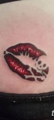fotó csók tetoválás 2018.02.21 -től №008 - tetováló csók -