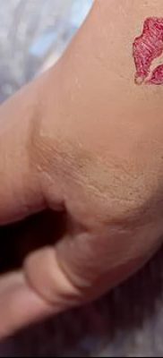 fotó csók tetoválás 2018.02.21 -től №026 - tetováló csók -