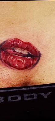 fotó csók tetoválás 2018.02.21 -től №049 - tetováló csók -