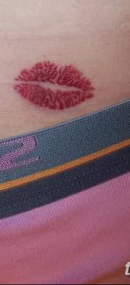 fotó csók tetoválás 2018.02.21 -től №055 - tetováló csók -