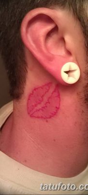 fotó csók tetoválás 2018.02.21 -től №061 - tetováló csók -