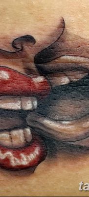 fotó csók tetoválás 2018.02.21 -től №066 - tetováló csók -