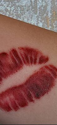 fotó csók tetoválás 2018.02.21 -től №081 - tetováló csók -