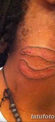 fotó a tetováló csókról 2018.02.21 -től №083 - tetováló csók -