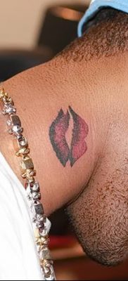 fotó csók tetoválás 2018.02.21 -től №089 - tetováló csók -