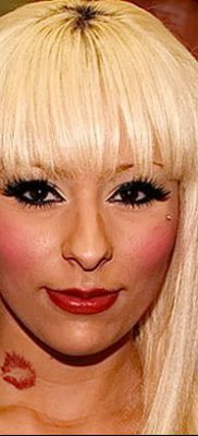 fotó csók tetoválás 2018.02.21 -től №091 - tetováló csók -