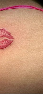 fotó csók tetoválás 2018.02.21 -től №099 - tetováló csók -