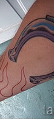 patkó tetoválás a kezében - 3. fotó példa