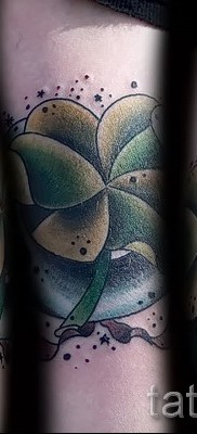 lóhere tetoválás patkóval - opció a 9. fotón