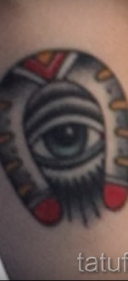 patkó tetoválás a csuklóján - példa a fotón - 07122015 - 5