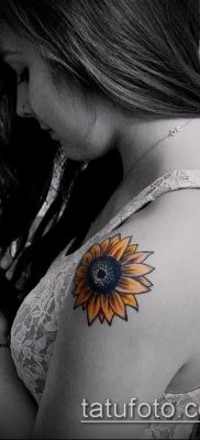 napraforgó tetoválás fotó (jelentése) - példa egy érdekes tetoválási tervre - 073
