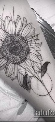napraforgó tetoválás fotó (jelentése) - példa egy érdekes tetoválási tervre - 067