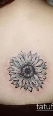 napraforgó tetoválás fotó (jelentése) - példa egy érdekes tetoválási tervre - 060