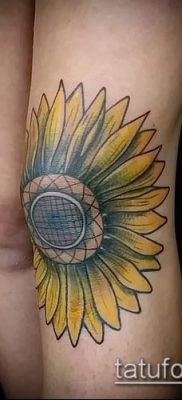 napraforgó tetoválás fotó (jelentése) - példa egy érdekes tetoválási rajzra - 058