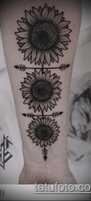 napraforgó tetoválás fotó (jelentése) - példa egy érdekes tetoválási rajzra - 042