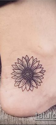 napraforgó tetoválás fotó (jelentése) - példa egy érdekes tetoválási rajzra - 035