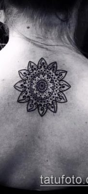 napraforgó tetoválás fotó (jelentése) - példa egy érdekes tetoválási tervre - 034
