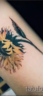 napraforgó tetoválás fotó (jelentése) - példa egy érdekes tetoválási tervre - 027