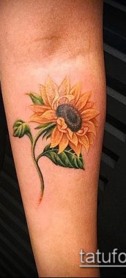 napraforgó tetoválás fotó (jelentése) - példa egy érdekes tetoválási rajzra - 024