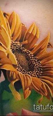 napraforgó tetoválás fotó (jelentése) - példa egy érdekes tetoválási tervre - 021