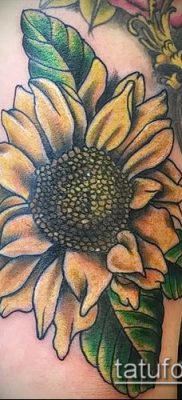 napraforgó tetoválás fotó (jelentése) - példa egy érdekes tetoválási rajzra - 015