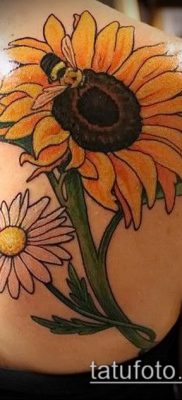napraforgó tetoválás fotó (jelentése) - példa egy érdekes tetoválási rajzra - 012