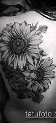 napraforgó tetoválás fotó (jelentése) - példa egy érdekes tetoválási tervre - 003