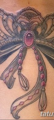 fotó egy harisnyakötő tetoválásról, kelt 2017. 03. 09. 165. szám - Harisnyakötő tetoválás -