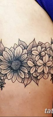 fotó harisnyakötő tetoválásról, kelt 2017. 03. 09. 174. sz. - Harisnyakötő tetoválás -