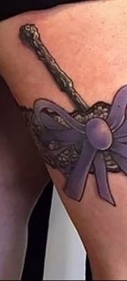 fotó harisnyakötő tetoválásról, kelt 2017. 03. 09. 188. szám - Harisnyakötő tetoválás -