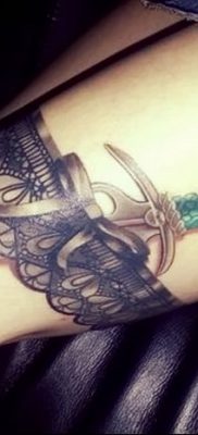 fotó harisnyakötő tetoválásról, kelt 2017. 03. 09. 189. szám - Harisnyakötő tetoválás -