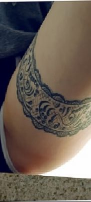 fotó harisnyakötő tetoválásról, kelt 2017. 03. 09. 201. szám - Harisnyakötő tetoválás -