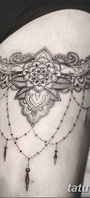 fotó harisnyakötő tetoválásról, kelt 2017. 03. 09. 202. sz. - Harisnyakötő tetoválás -